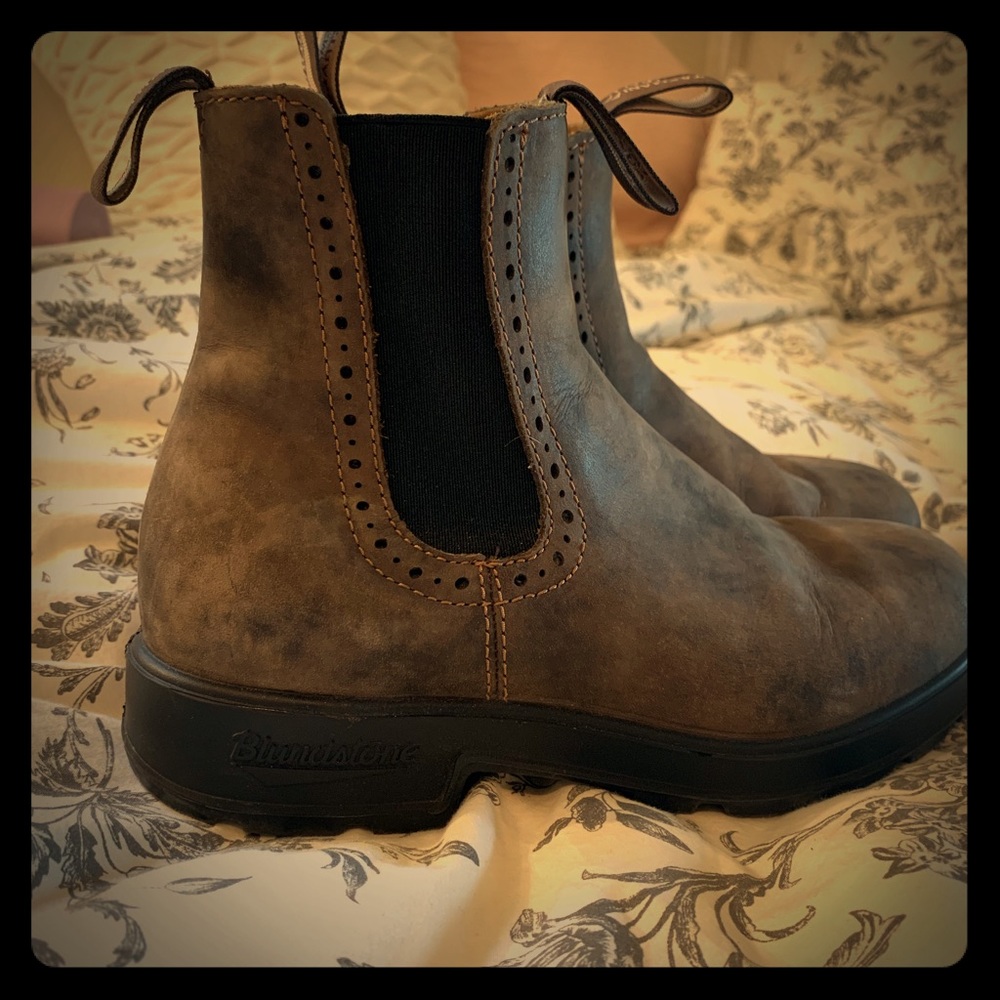 High-top blundstone boots - US7